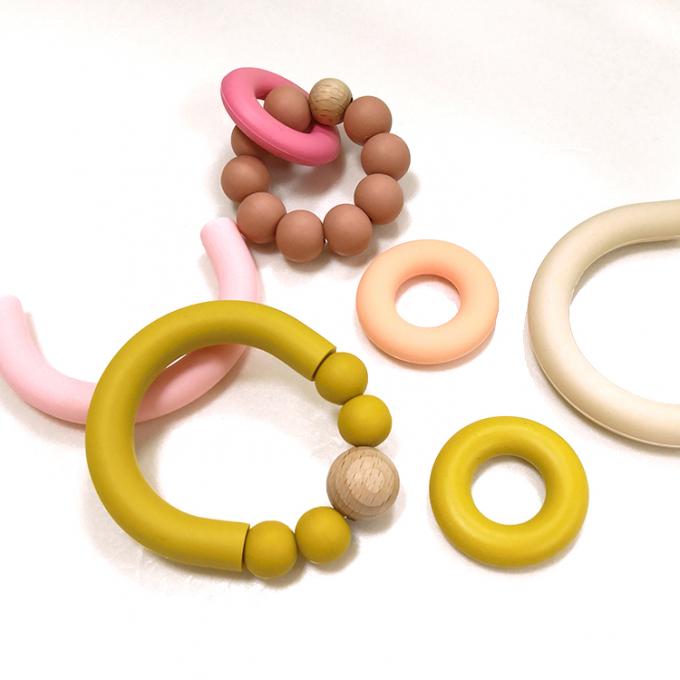 Freies Silikon-Baby Wholesald BPA, das Beißring mit Silikonring kaut