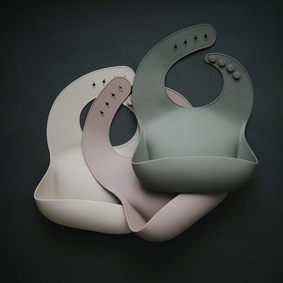 Adjustable Fit Waterproof Silicone Baby Bibs Safe In Dishwasher